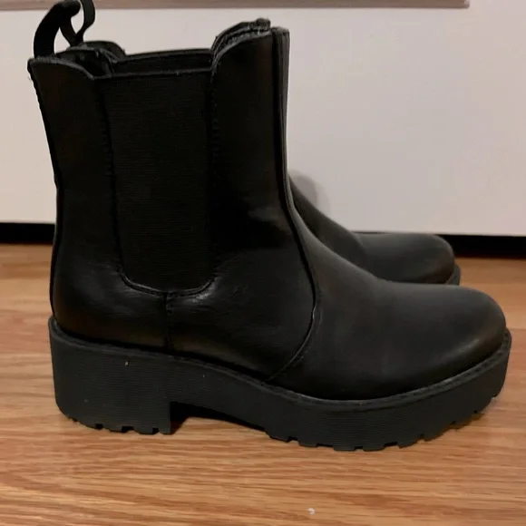 Lug Sole Dirty Laundry Montana Chelsea Boots Dirty Laundry Shoes